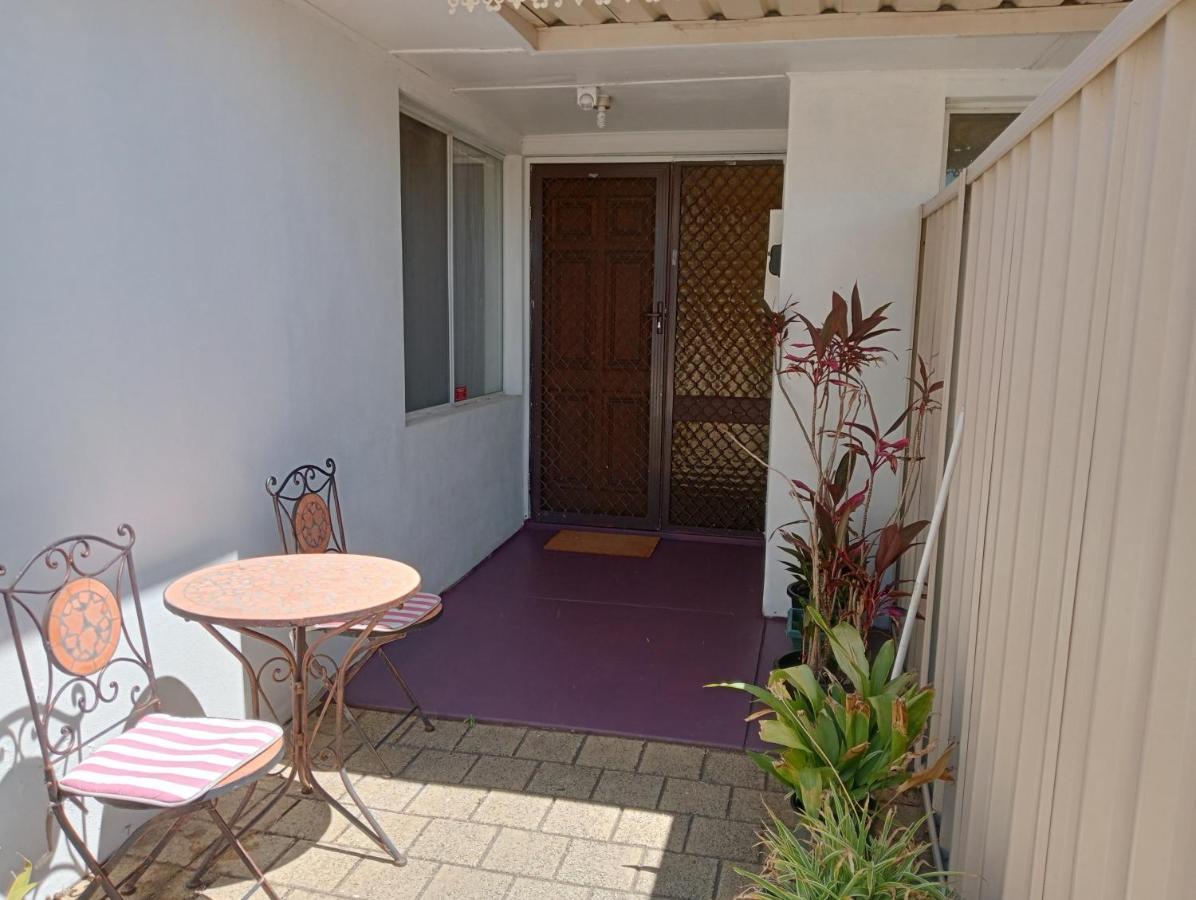 Cozy Inn Perth Exterior foto